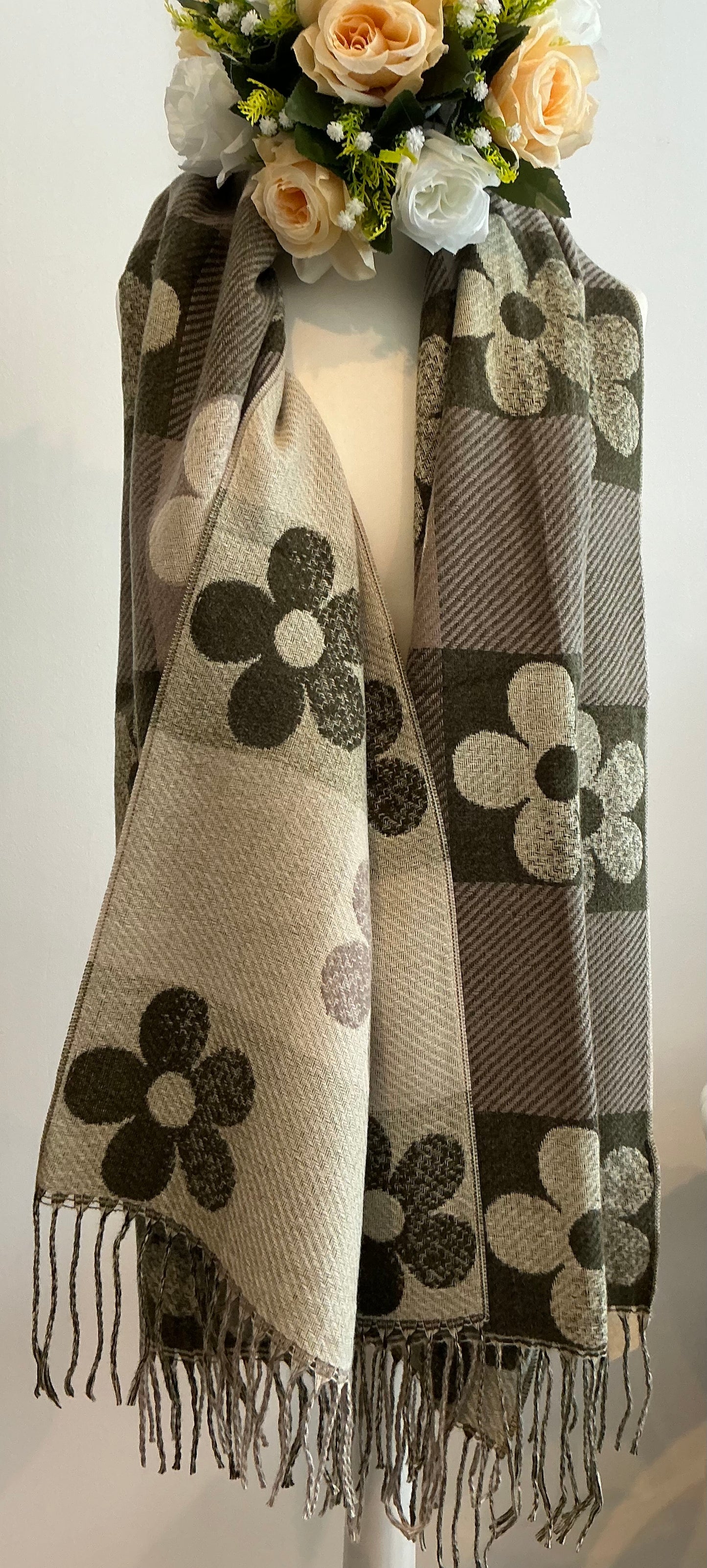 Écharpe Élégante Motif Fleurs - Accessoire Mode Féminin