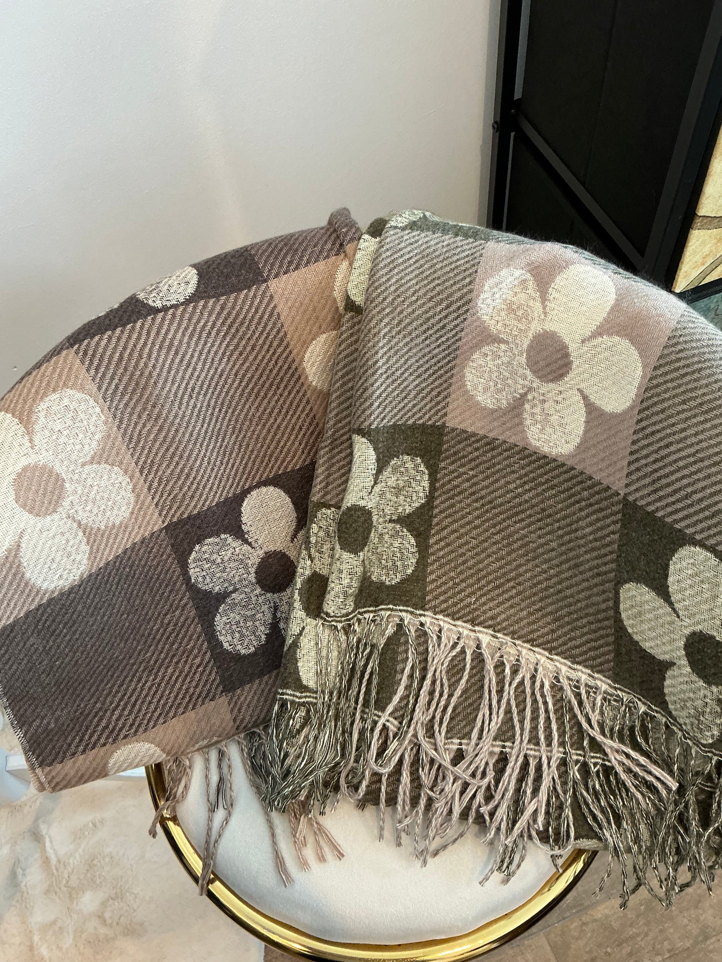 Écharpe Élégante Motif Fleurs - Accessoire Mode Féminin