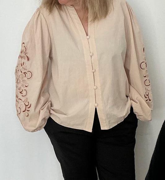 Chemise brodée manches