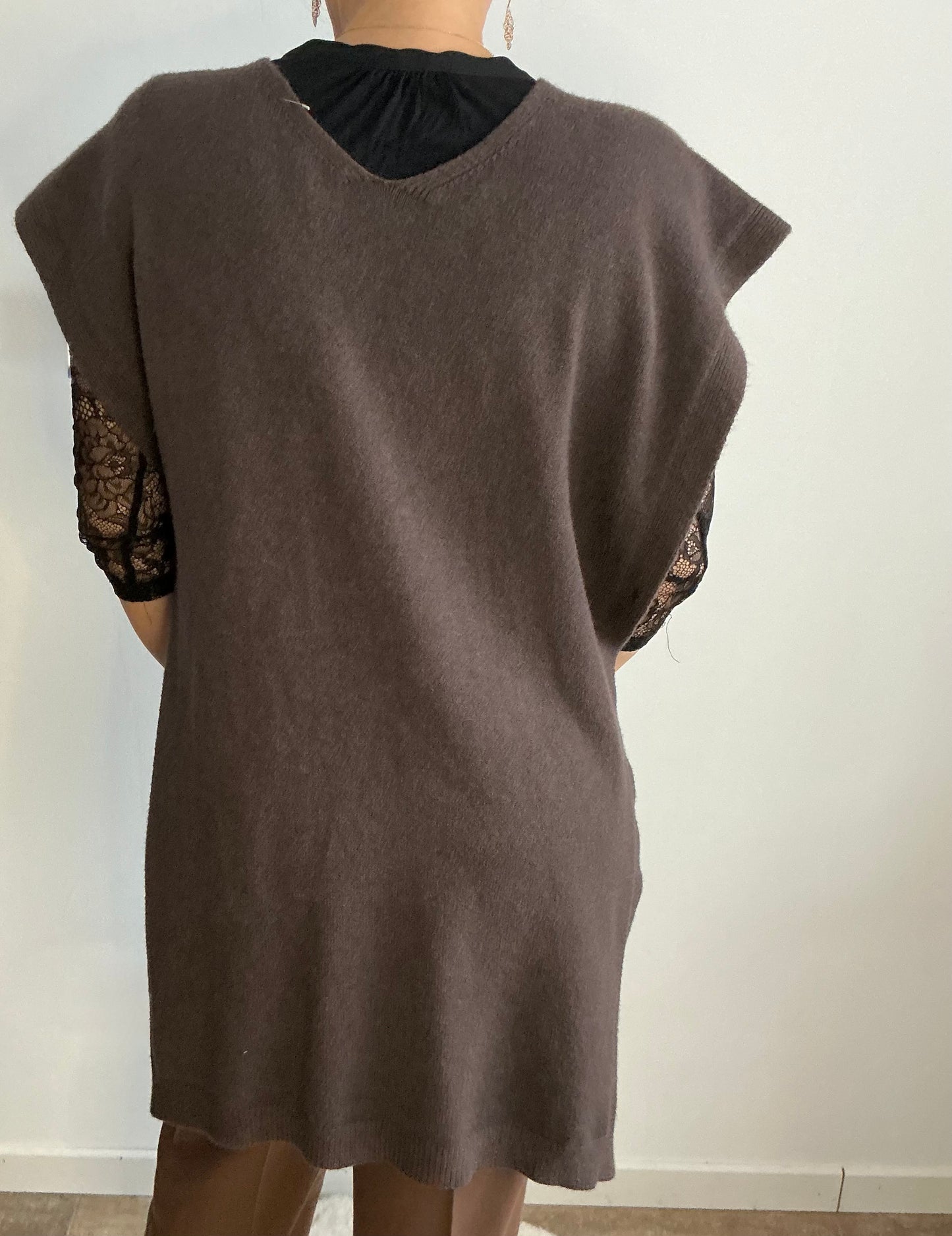 Pull Marron Chocolat bouton sur le côté - Douceur et Élégance