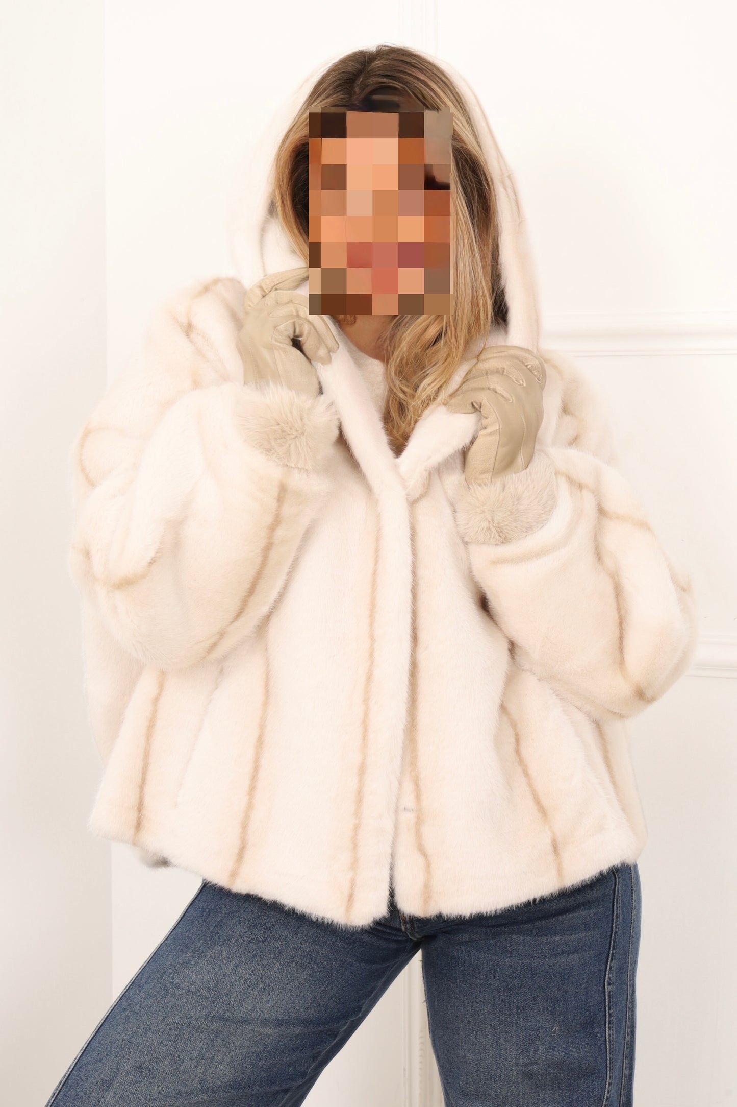 Veste fourrure à capuche